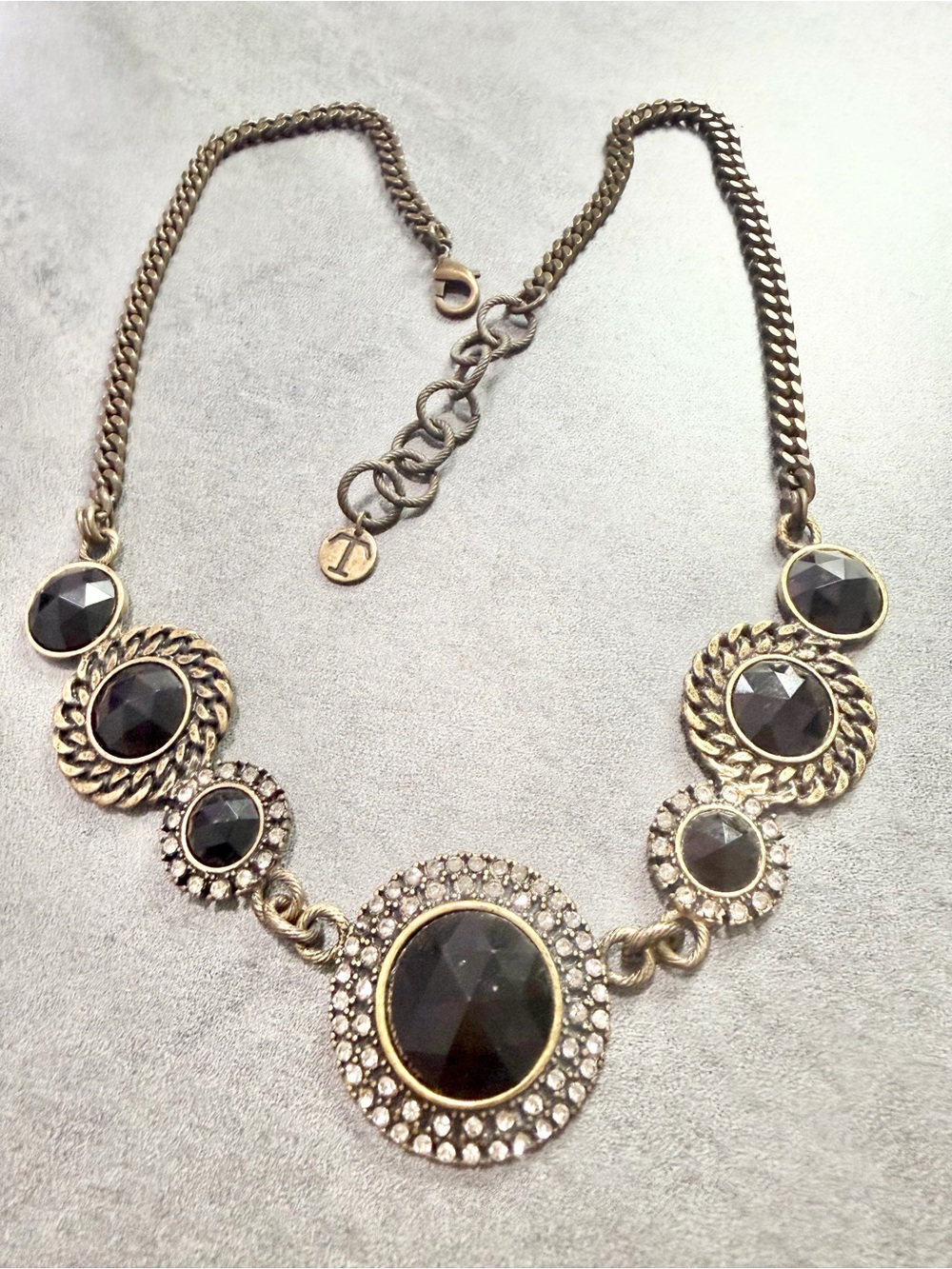 Talbots Vintage Style Necklace Black Acrylic And Rhinestone Brass Tone Statement